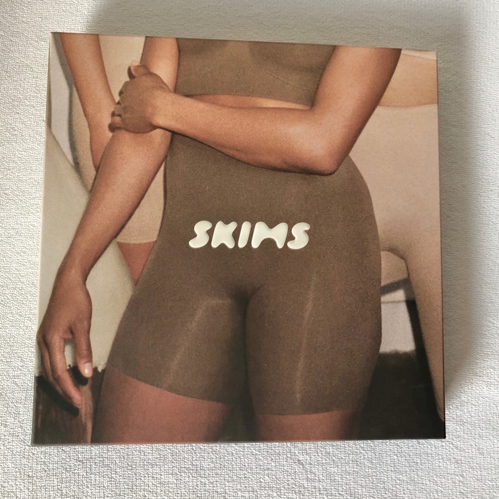 SKIMS High Waist Sculpting Short Mid Thigh